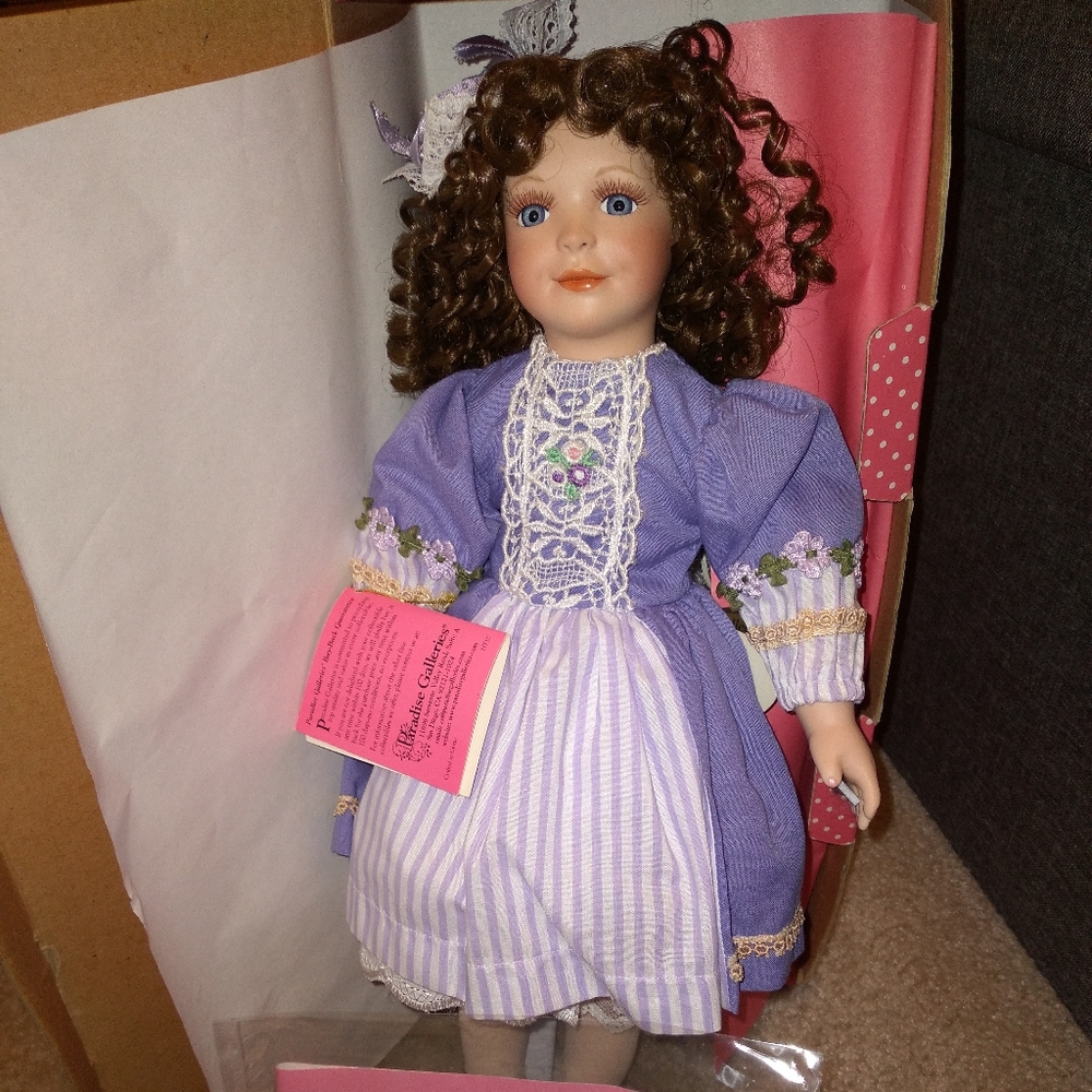 Vintage Paradise Galleries Porcelain doll